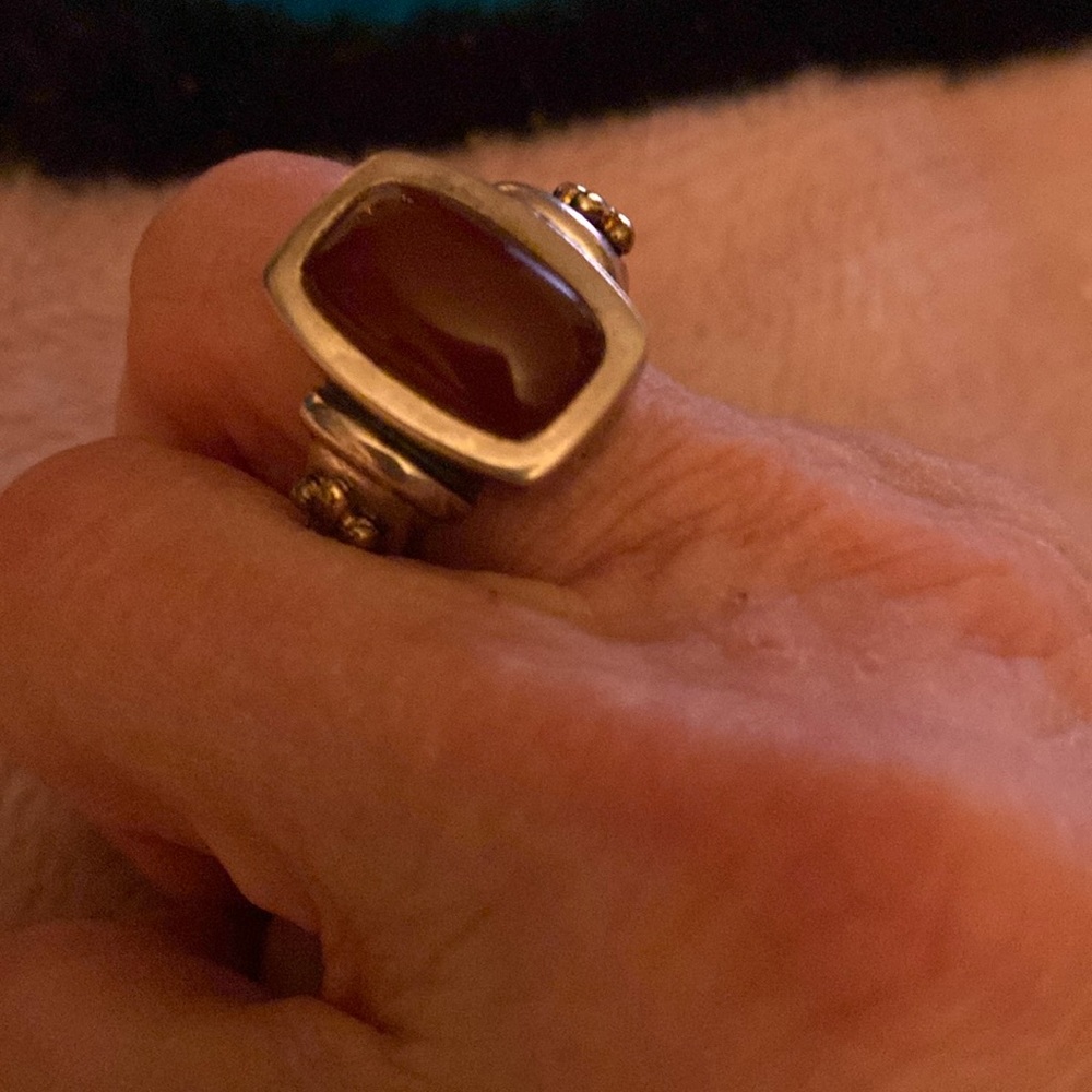 Carnelian ring with 18k symbols on sides  SIZE 6